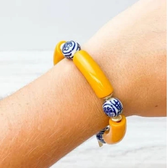 Goldenrod Chinoiserie Bead Resin Bracelet NWT - Picture 2 of 3